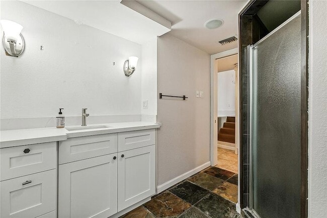Building Photo - 5417 S Tonti St