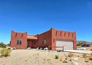 Building Photo - Adorable Adobe Near National Park Entrance with Solar