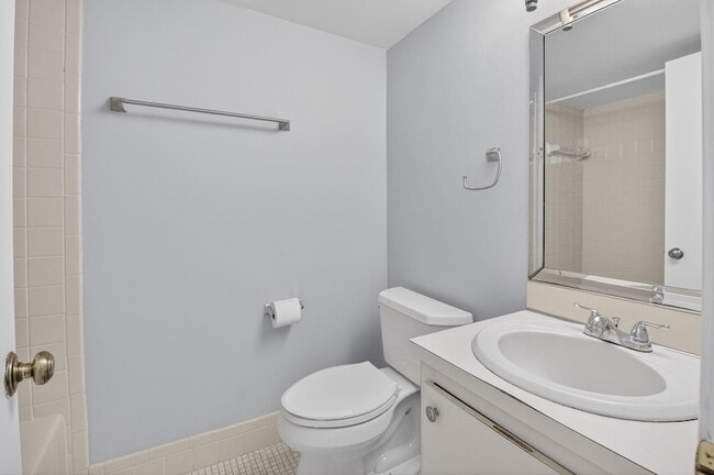 Building Photo - 7535 S Oriole Blvd