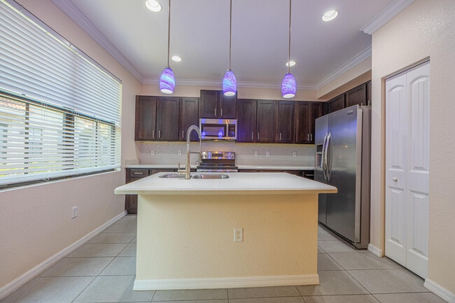 Building Photo - 1078 NW 33rd Manor