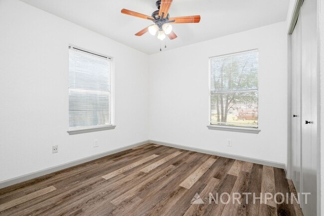 Building Photo - 3 BR/2BA | Updated Single Family Home | 2-Car Garage Parking | Fenced backyard!