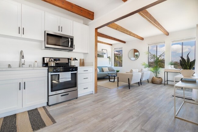 Building Photo - 3856 Via del Mar