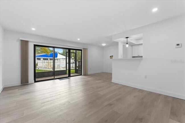 Building Photo - 11525 8th Way N