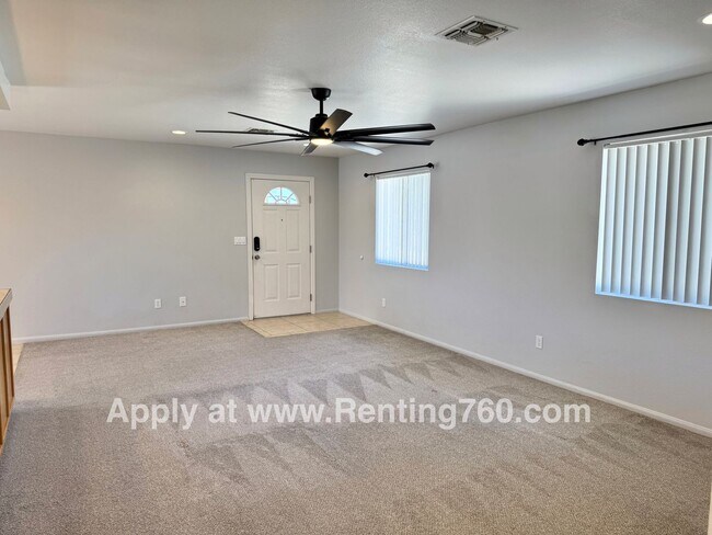 Building Photo - Clean and Well Maintained 2 Bed Home Near Military base