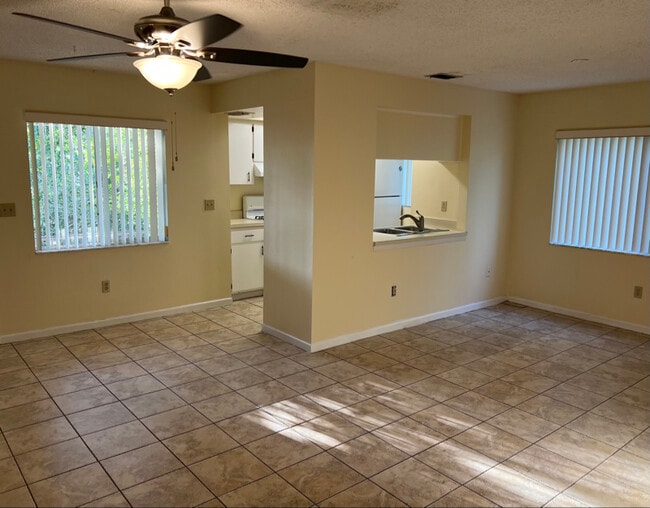 Building Photo - 630 Pavare Ct