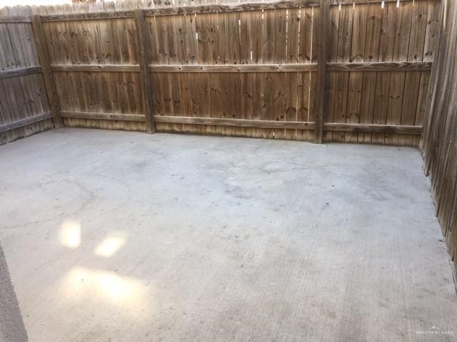 Building Photo - 1306 W Kiwi Ave