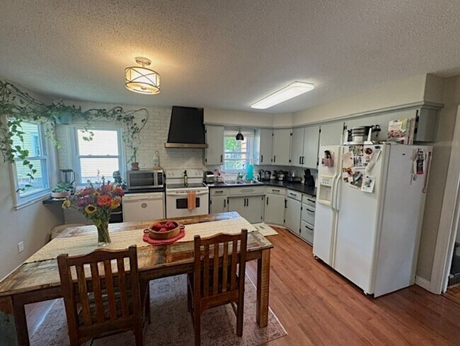 Building Photo - CHARMING 2BD 1BA HOME IN HAMEL