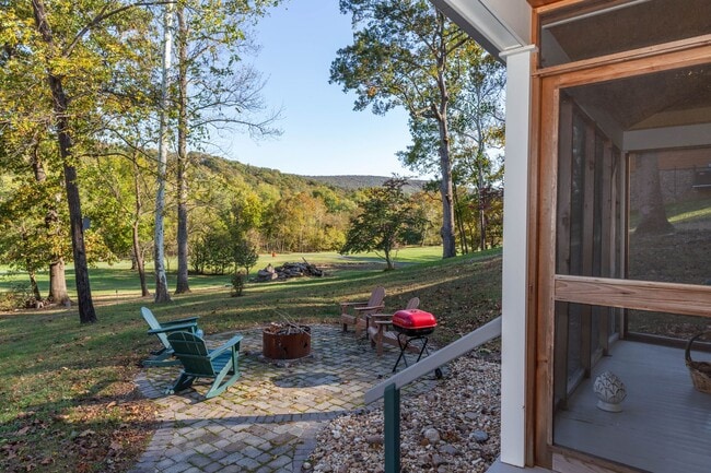 Building Photo - 1 bed, 1 bath River View Cottage in Charle...