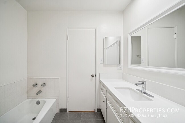 Building Photo - 131 Orlando Ave