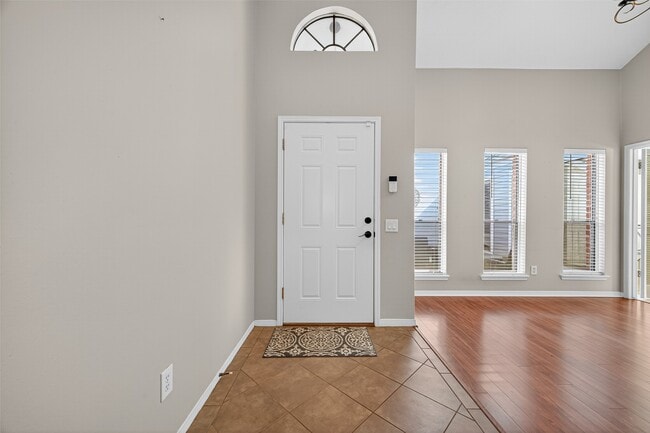 Building Photo - 6107 Howland Ct