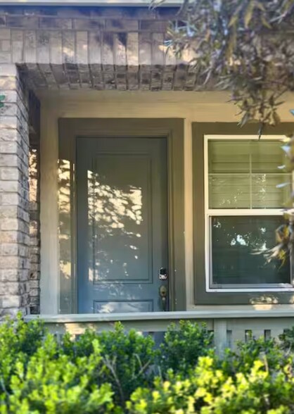 Primary Photo - 3005 E Hopkins St