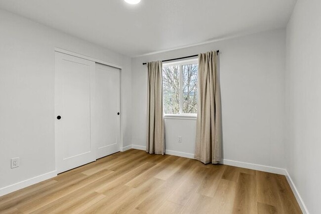 Building Photo - 3940 NW 148th Pl