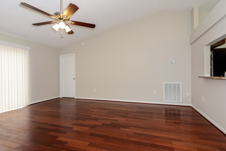 Building Photo - 7446 Briarbay Loop