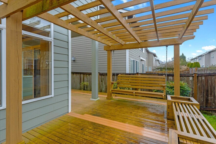 Building Photo - 5926 SE 2nd Ct