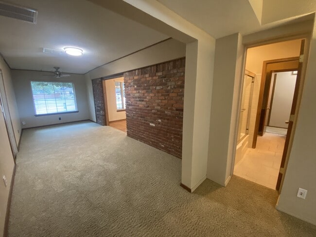 Building Photo - 1525 Cherry Stone St