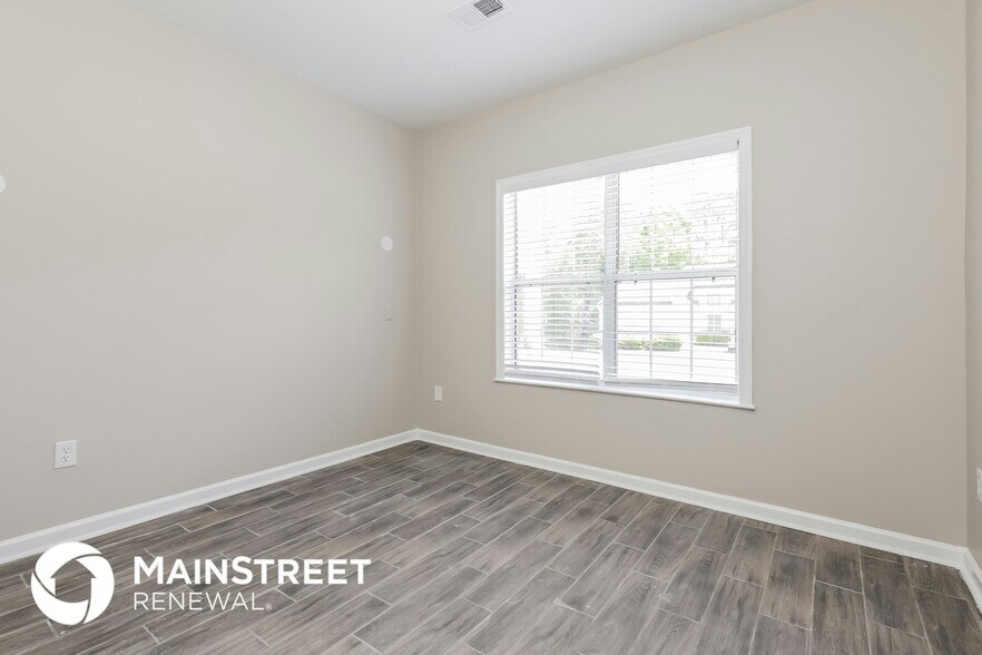 Building Photo - 165 Sawgrass Way