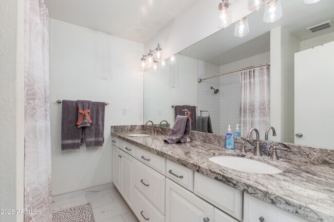 Building Photo - 4521 N 35th St