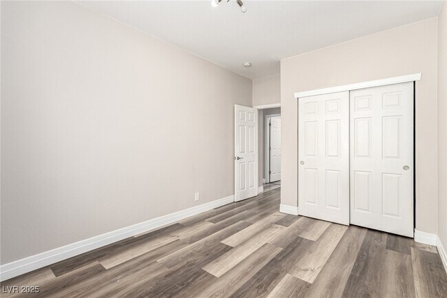 Building Photo - 5856 Golden Wing St