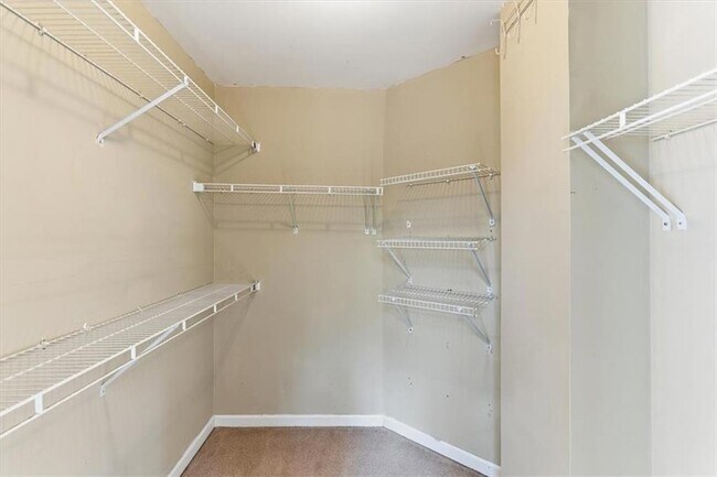 Building Photo - 3986 Fox Glen Dr