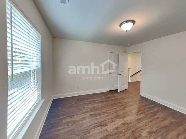 Building Photo - 5964 Hagar Vly Dr