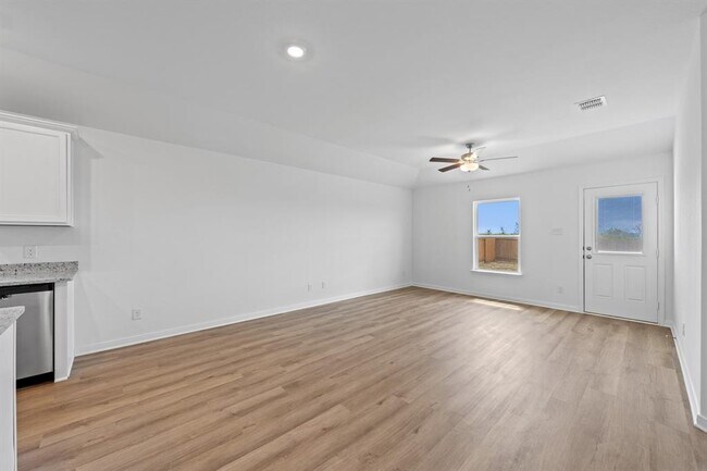 Building Photo - 314 Low Pasture Trl