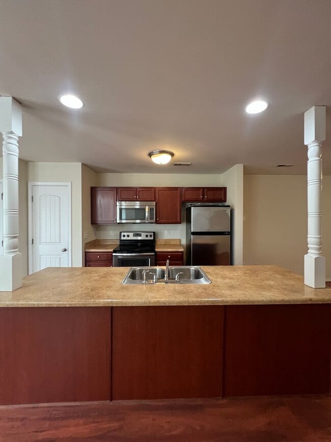 Building Photo - 1111 Tabb Ave