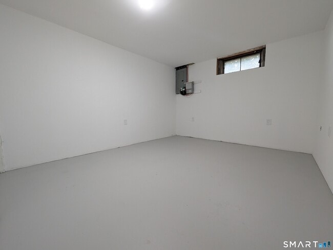 Building Photo - 189 Melrose Rd