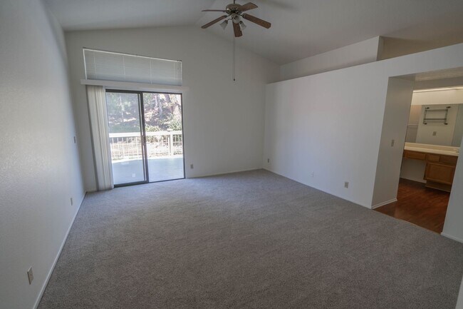 Building Photo - 24921 Chicory Ct