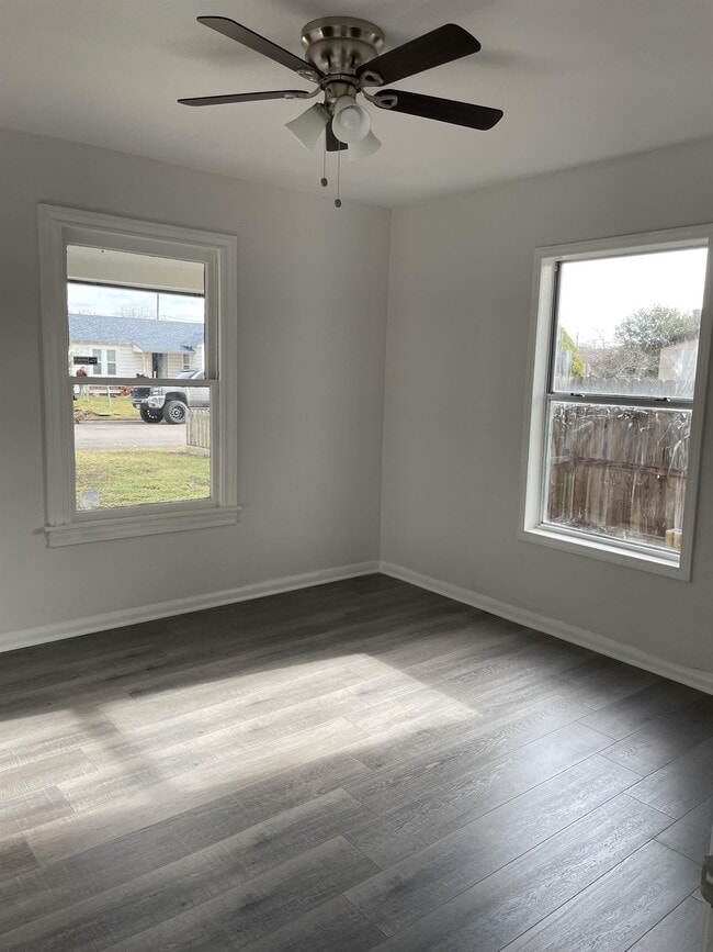 Building Photo - 4225 Harry St