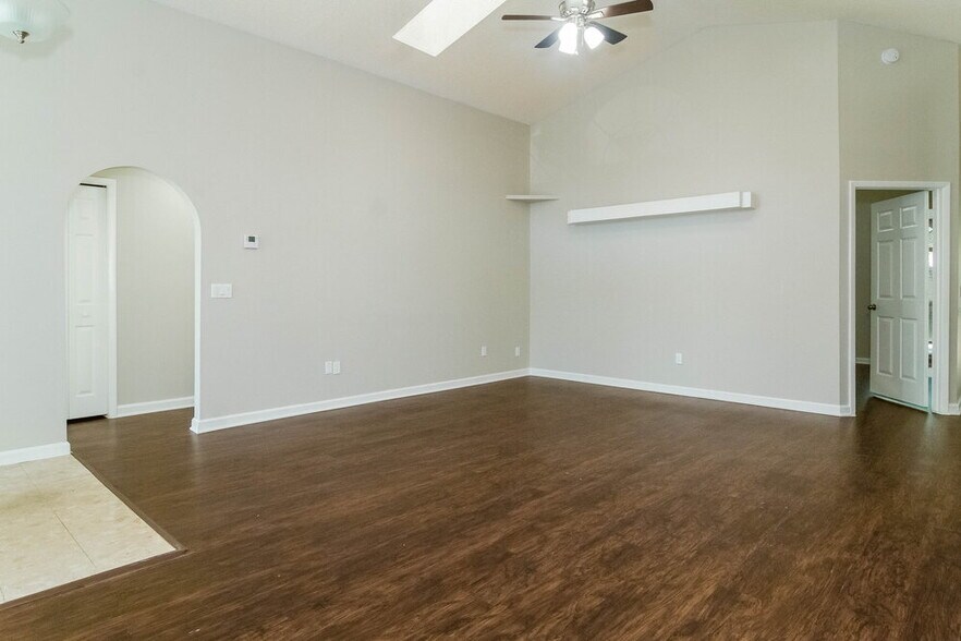 Building Photo - 2127 Newt St