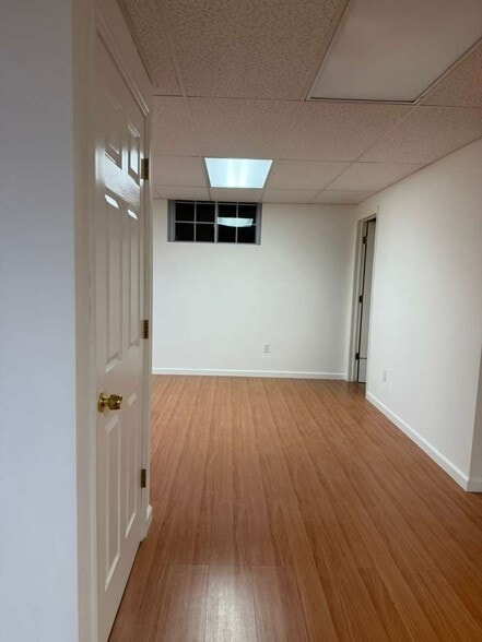 Building Photo - 15 Bobrick Rd