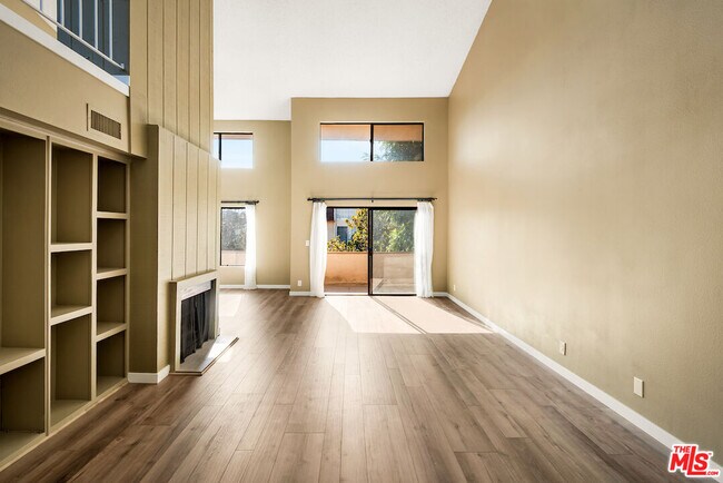 Building Photo - 1944 Glendon Ave