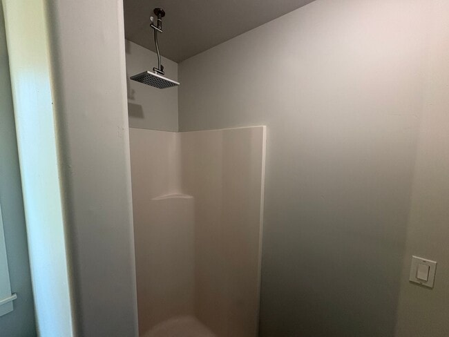 Building Photo - 2BED 2BATH - NORTHWEST, NEWLY RENOVATED, YARD, WASHER DRYER, STORAGE