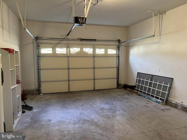 Building Photo - 30768 Oak Crest Dr