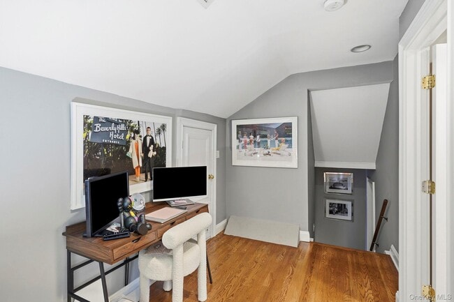 Building Photo - 221 Mamaroneck Rd