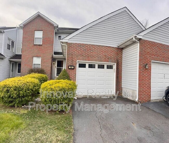 Building Photo - 584 Mount Vernon Cir