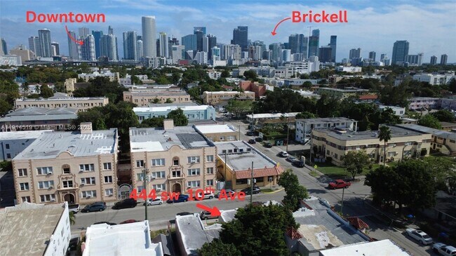 Building Photo - 444 SW 10th Ave