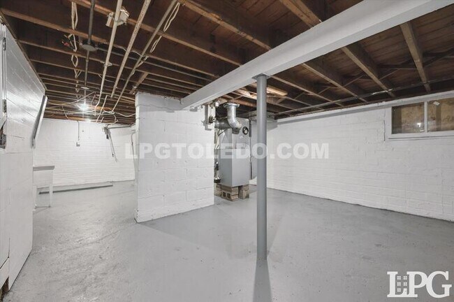 Building Photo - 3627 Burton Ave