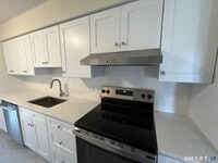 Building Photo - 6 Bouton St E
