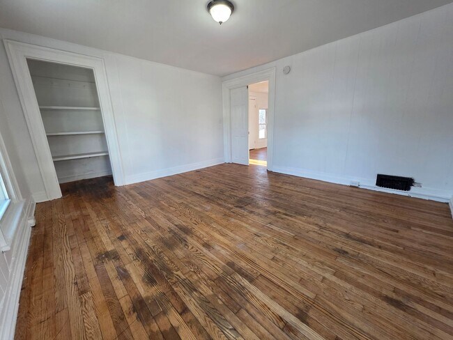 Building Photo - 47 Elmendorf St