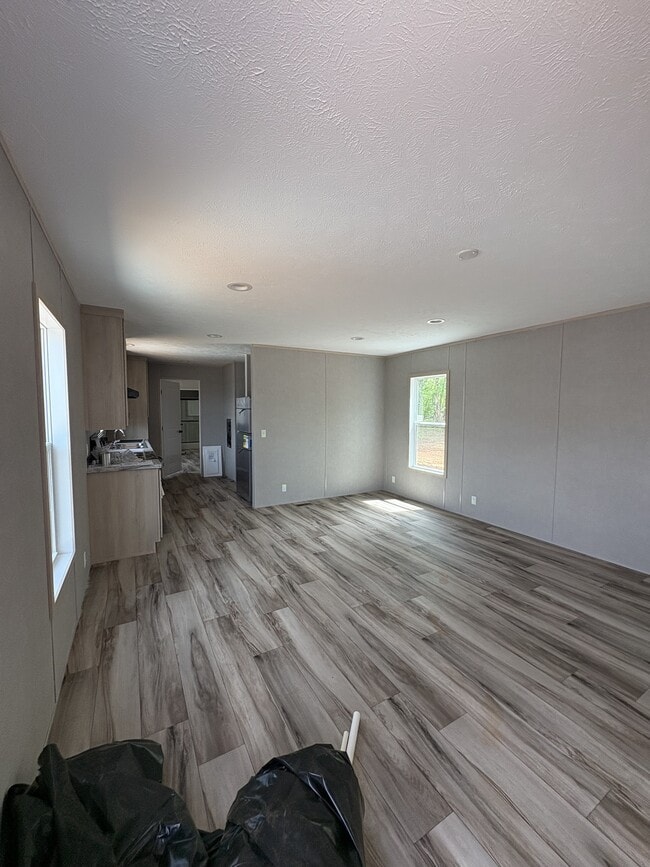 Building Photo - 507 Mercedes St