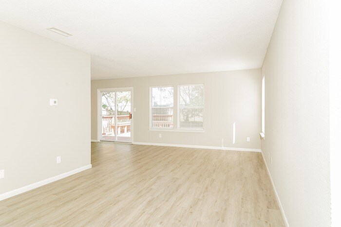 Building Photo - 466 Harmony Dr
