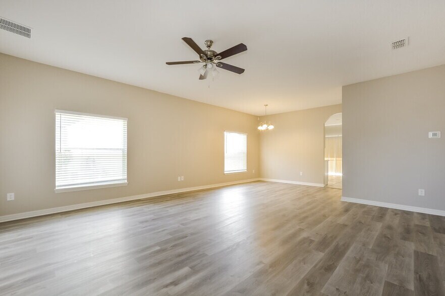 Building Photo - 440 Casa Marina Pl