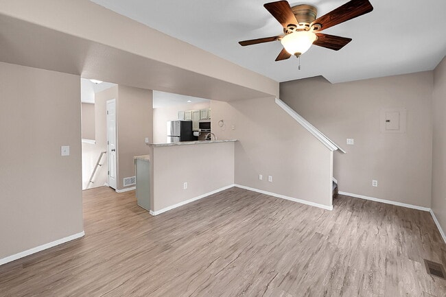 Building Photo - $2,050.00, 3 bed, 2.5 bath, located in Pal...