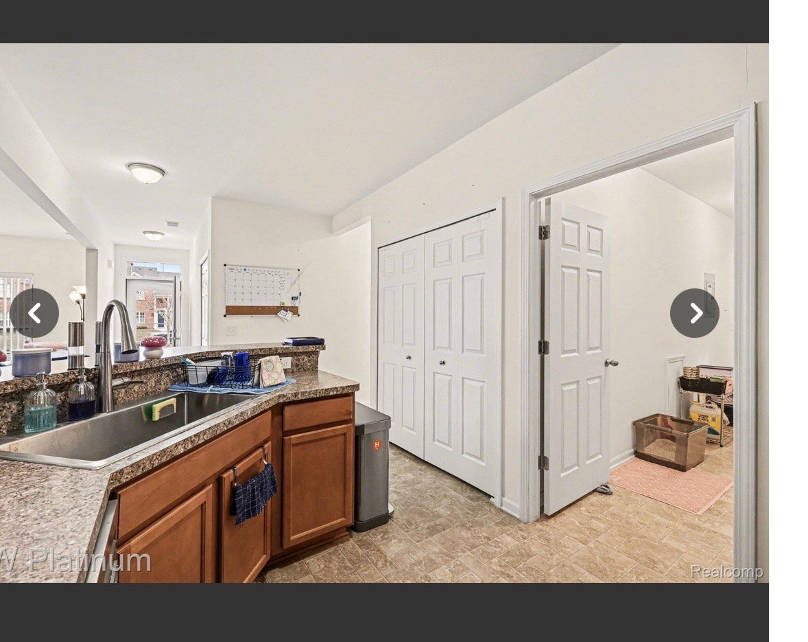 Building Photo - 28218 S Pointe Ln