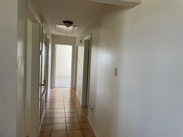 Building Photo - 260 Hilltop Dr