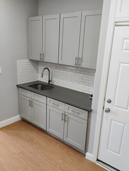 Building Photo - 513 Grandview Ave