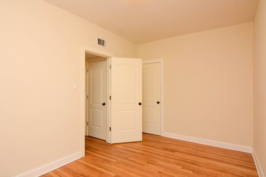 Building Photo - 4139 N Ashland Ave