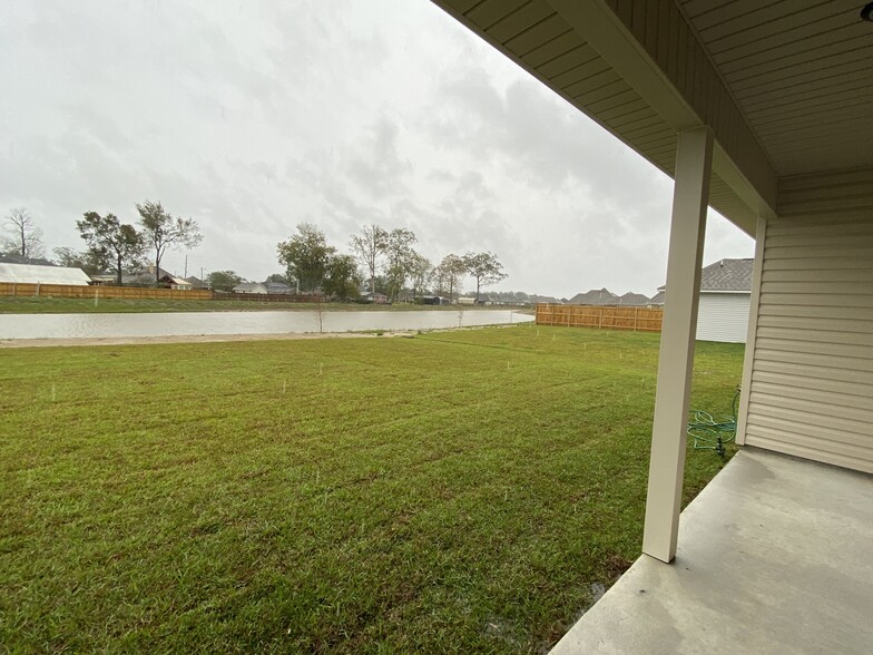 Building Photo - 40190 Maddie Drive