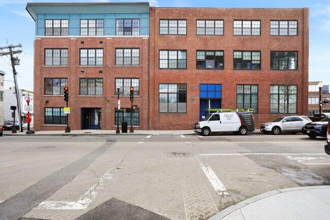 Building Photo - 944 Dorchester Ave